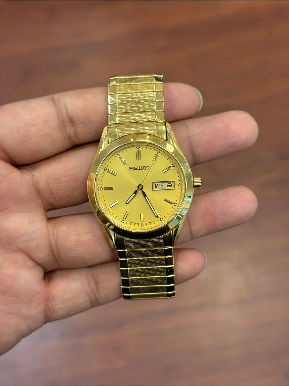 Seiko vintage mens adjustable strap Gold Watch with Gold Dial daydate watch